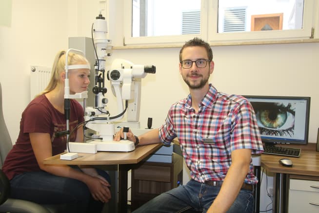 Augenmessung und Beratung durch Optiker
